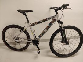 Alumiinirunkoinen maasturi